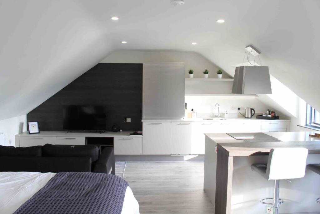 The Loft , Portrush Appartement Buitenkant foto